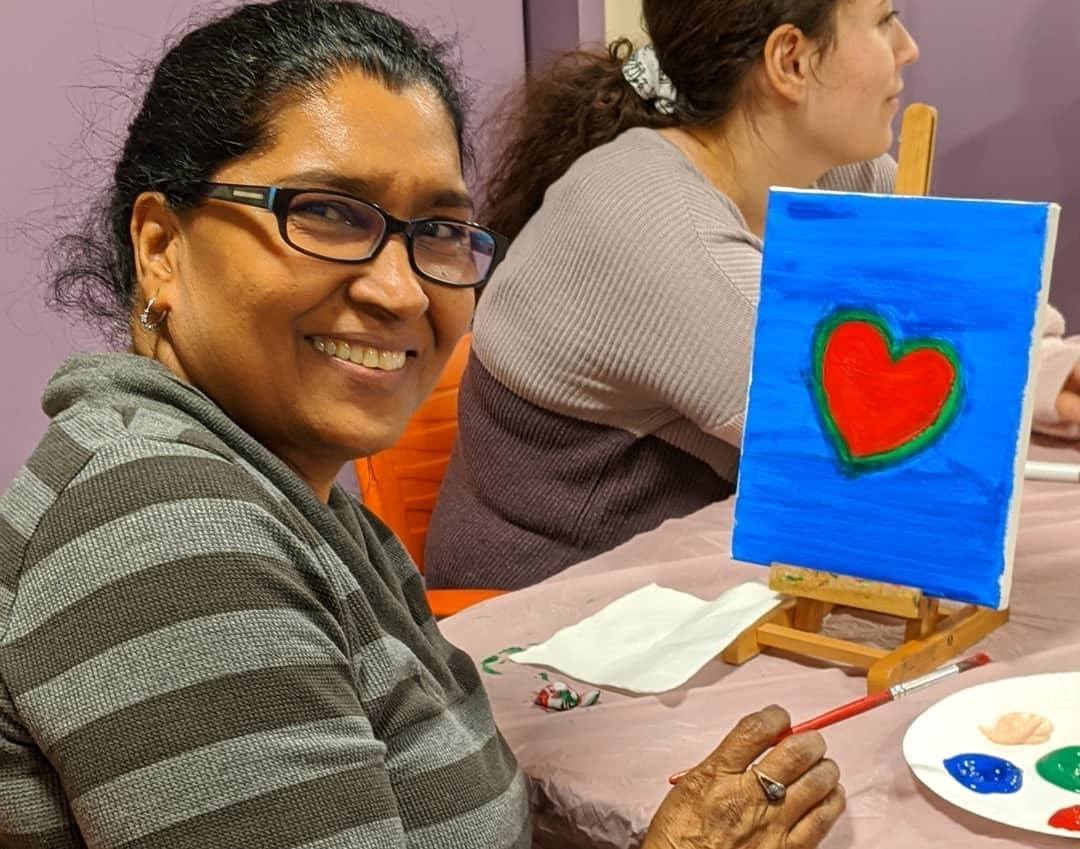 donna painting